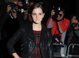 Emma Watson To Break Up With Boyfriend Johnny Simmons?