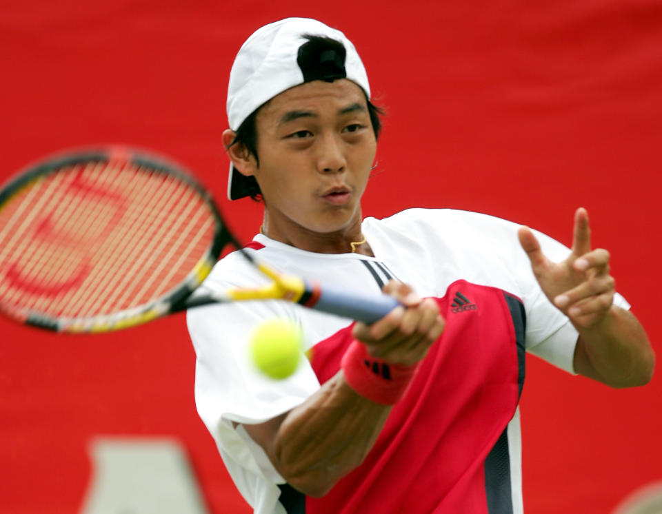 LONDON - JUNE 10: Yen-Hsun Lu of Taiwan in action during his match against Radek Stepanek of the Czech Republic at the Stella Artois Tennis Championships at the Queen?s Club June 10, 2004 in London.  (Photo by Clive Brunskill/Getty Images)    