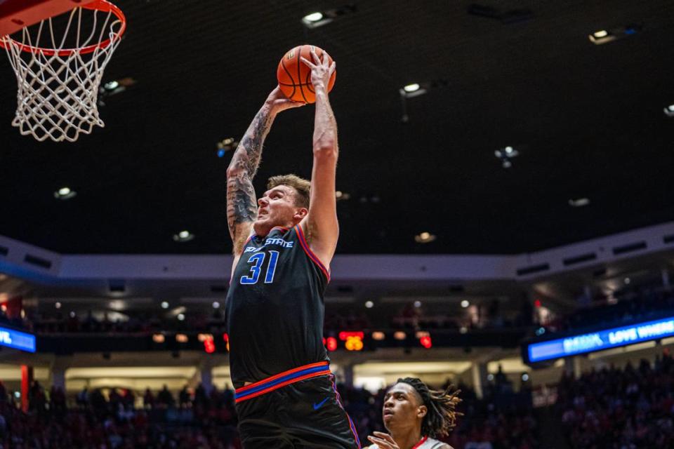 Boise State’s Cam Martin goes in for a dunk Wednesday in the Broncos’ 86-78 win at New Mexico. Boise State Athletics