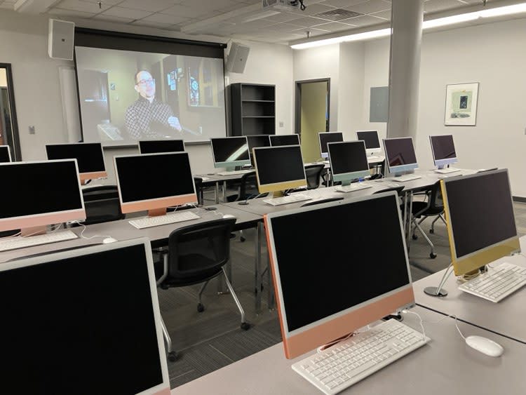 The iMac lab in the film program production facilities.