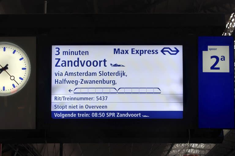 "Max Express", el nombre con el que fueron rebautizados los trenes que van al circuito de Zandvoort en honor a Verstappen