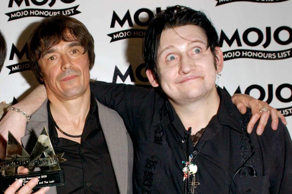 <p>Joanne Davidson/Shutterstock </p> Spider Stacy and Shane MacGowan in the UK in June 2005