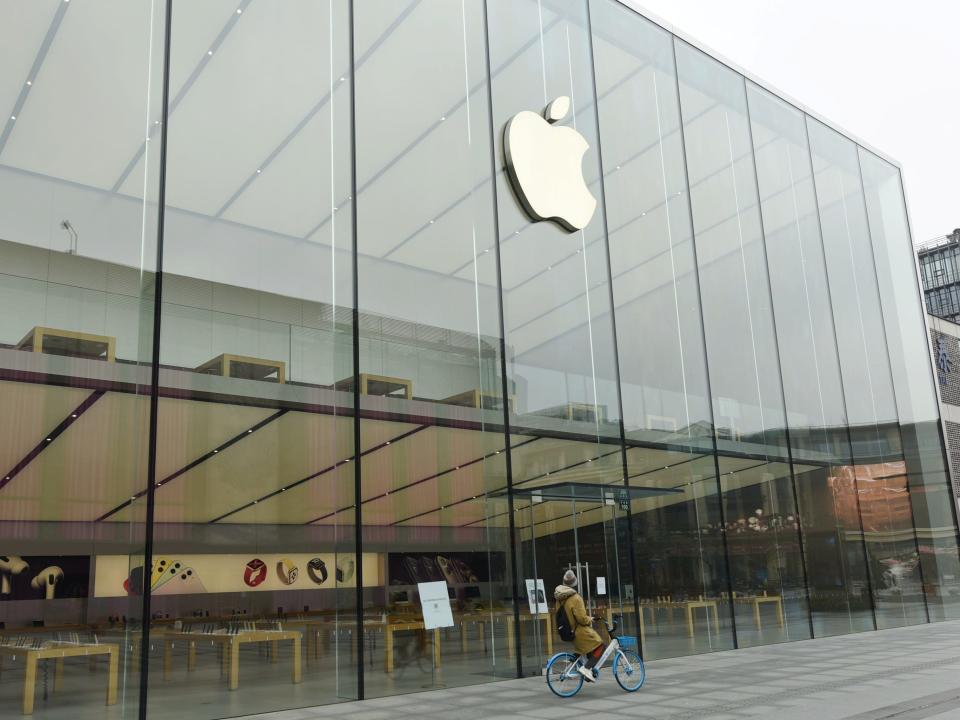 Closed Apple store Hangzhou coronavirus