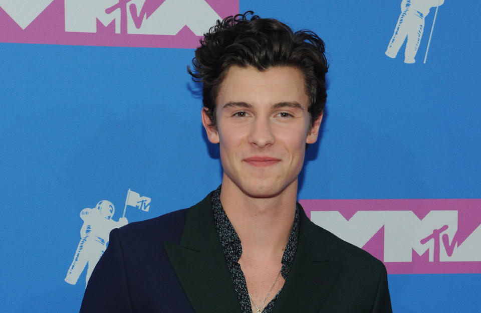 Shawn aime séjourner avec sa famille au Canada, toutefois il passe maintenant la majorité de son temps à Miami dans la propriété qu'il partage avec sa petite amie Camila Cabello.