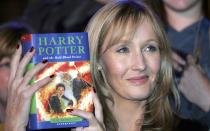 Dank eines Zauberlehrlings wurde sie zur Millionärin: J.K. Rowling, die am 31. Juli ihren 55. Geburtstag feiert, gilt als eine der meistverkauften AutorInnen der Gegenwart. Doch ist sie auch die reichste? Die Antwort liefert die Galerie ... (Bild: Christopher Furlong/Getty Images)