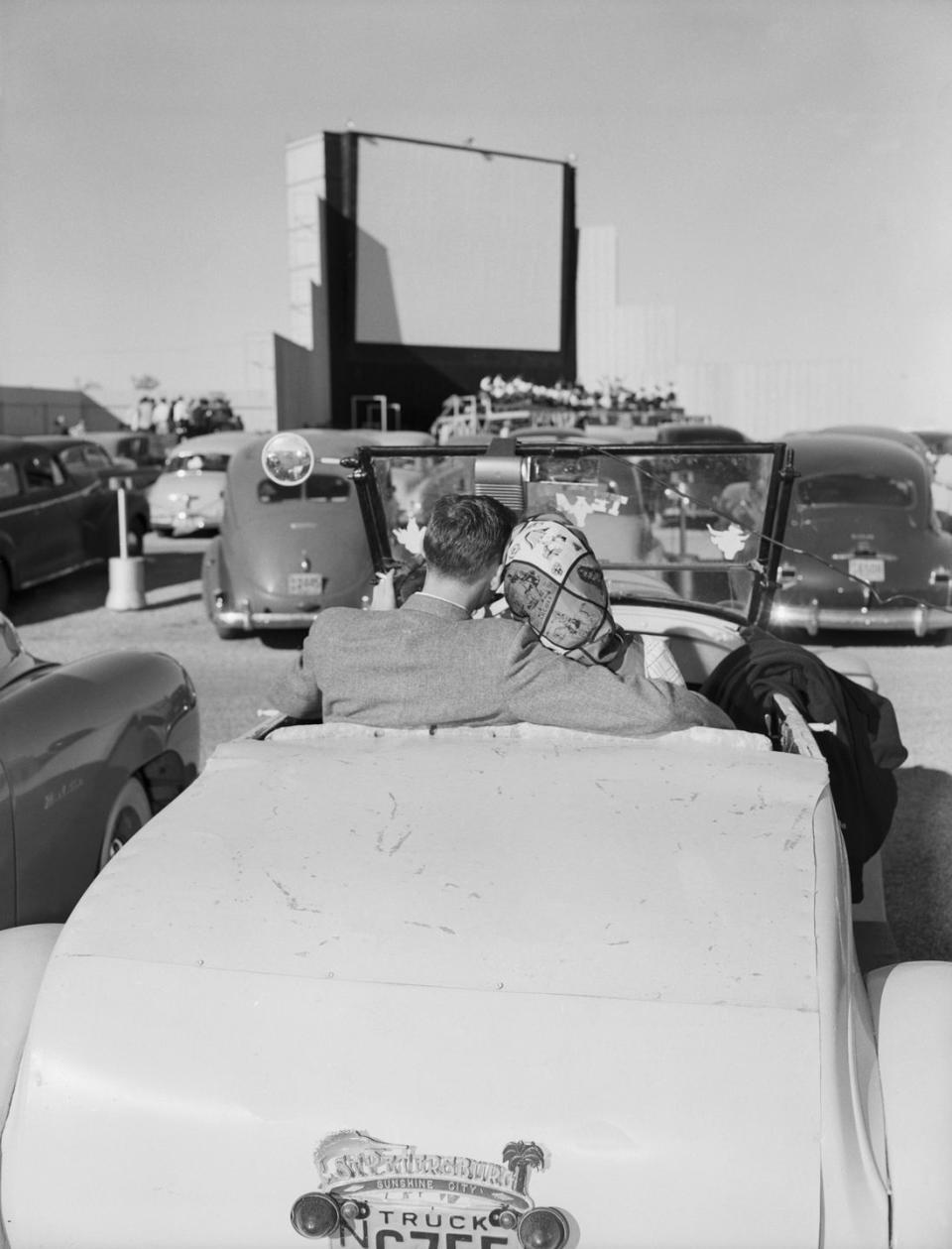 Cozying up at the drive-in: 1950