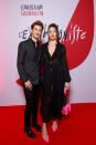 Pour assister au lancement de l’exposition consacrée à Christian Louboutin, Pierre Niney et Natasha Andrews ont laissé à la maison leurs deux jeunes enfants. Une soirée en amoureux et glamour pour l’acteur qui vient de terminer le tournage du troisième volet d'<em>OSS 117</em>. ©Getty Images