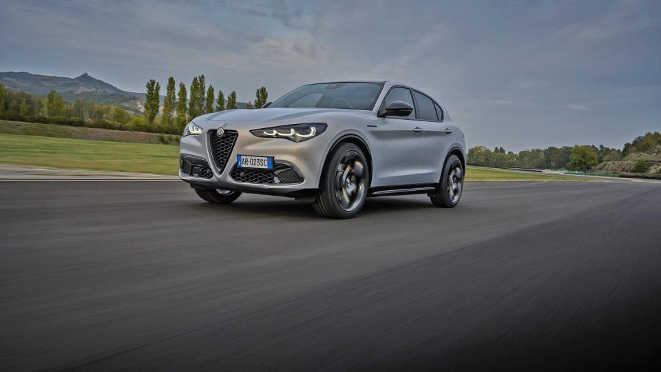 2024 alfa romeo stelvio competizione