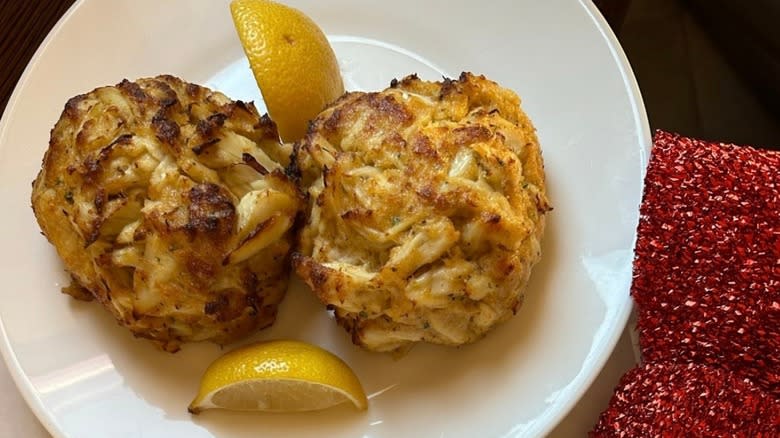 Costas Inn crab cake