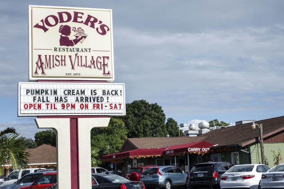 Sarasota, FL: Yoder's Restaurant & Amish Village