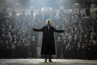 Johnny Depp en una escena de "Animales Fantásticos: Los crímenes de Grindelwald" en una fotografía proporcionada por Warner Bros. (Jaap Buitendijk/Warner Bros. Pictures via AP)