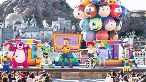 東京迪士尼樂園原訂休園至四月中旬，因應疫情擴散，官方宣布開園時間再延長至5月中旬。（圖／翻攝自官網）