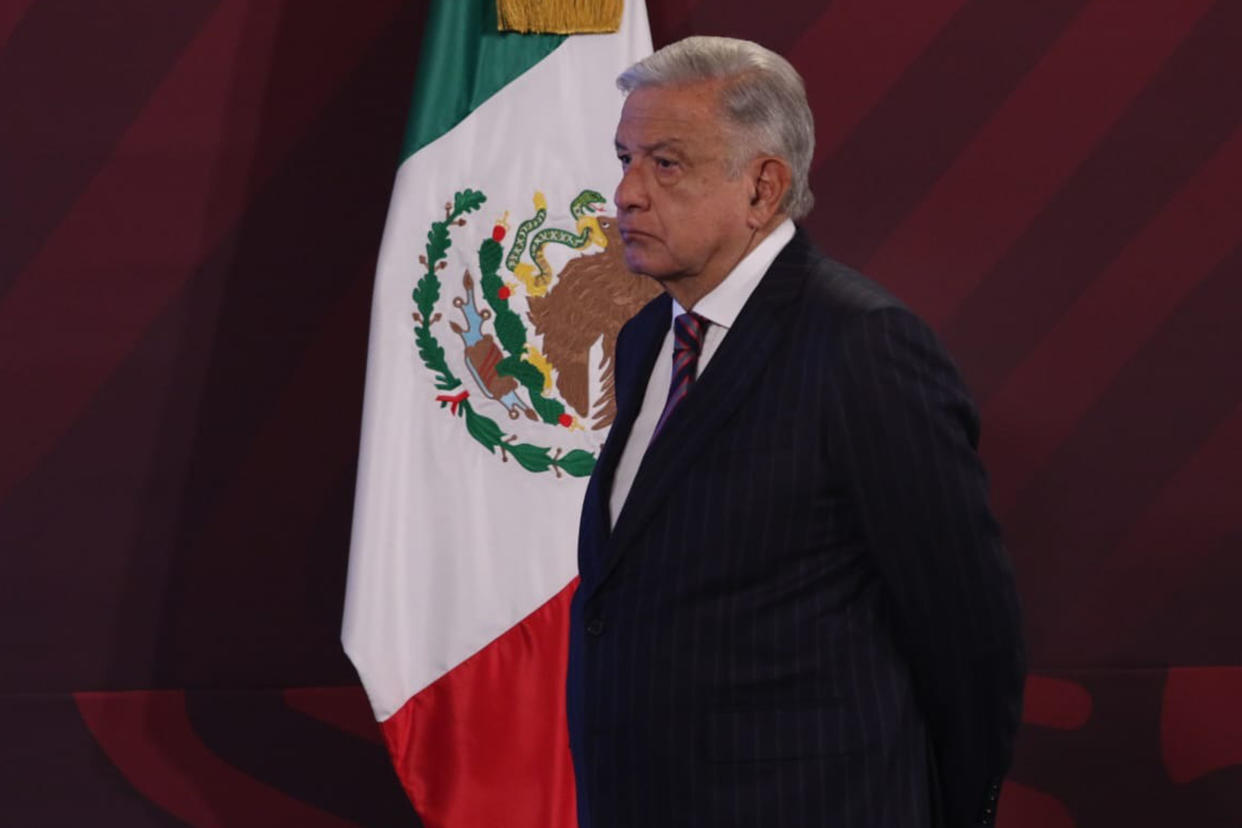 El presidente Andrés Manuel López Obrador aseguró que no huirá del país al término de su gobierno; afirmó que está acostumbrado a “guerras sucias”