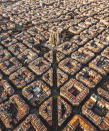 <p>El hogar de las obras maestras del arquitecto Gaudí, como La Sagrada Familia y el Park Güell también alberga el Museo Picasso, con más de 3,500 de sus obras. Todo su pasado se mezcla con su vibrante escena de música electrónica e indie rock en el local Sidecar Factor Club, famoso desde 1982. Foto: <em><a rel="nofollow noopener" href="https://www.instagram.com/p/BkK-W-DFaAj/?taken-by=bskphoto" target="_blank" data-ylk="slk:instagram/bskphoto;elm:context_link;itc:0;sec:content-canvas" class="link ">instagram/bskphoto</a></em> </p>