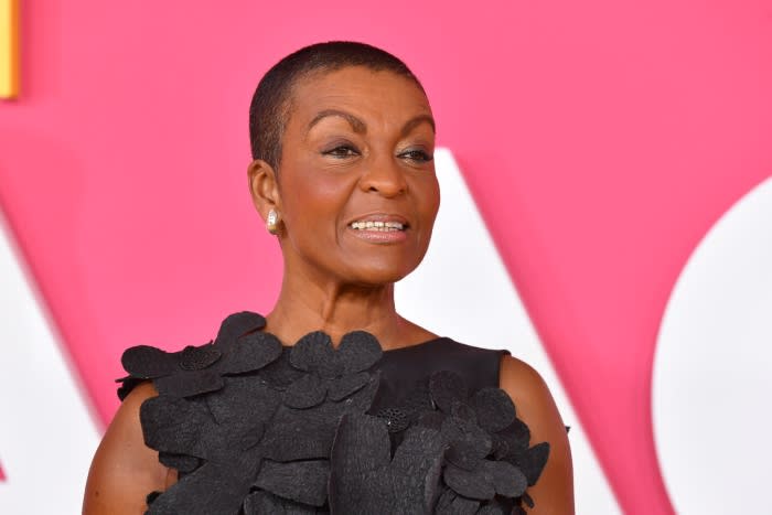 La historia de amor real de Adjoa Andoh (La reina Carlota) que parece sacada de Los Bridgerton