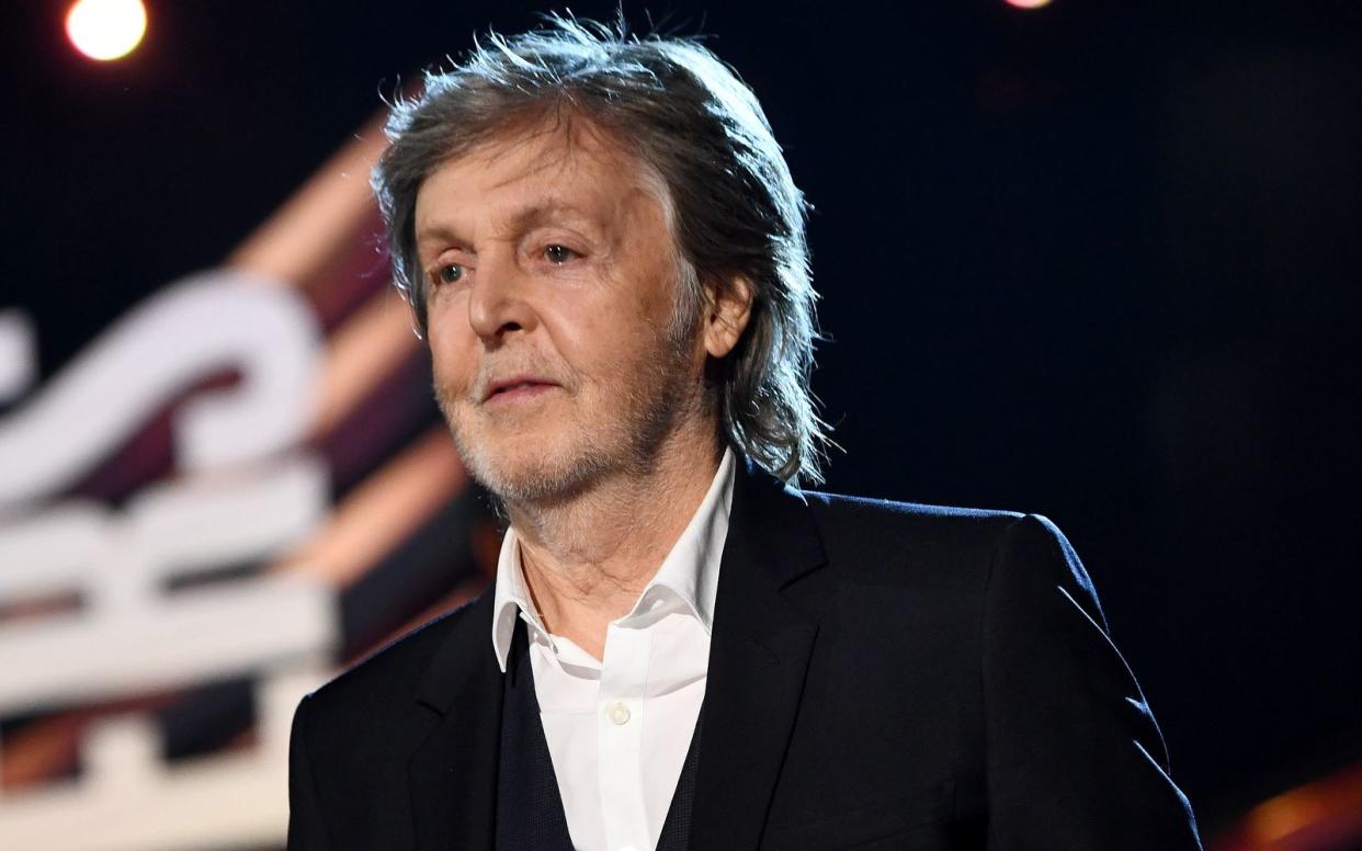 Mit "Lyrics: 1956 bis heute" veröffentlicht Paul McCartney jetzt eine Autobiografie. (Bild: Kevin Mazur/Getty Images for The Rock and Roll Hall of Fame)