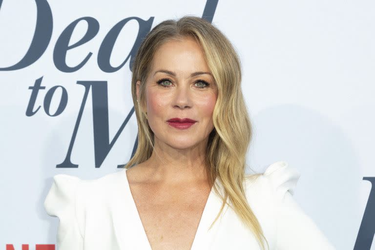 Christina Applegate habló de su dura enfermedad antes del estreno de la tercera temporada de Muertos para mí