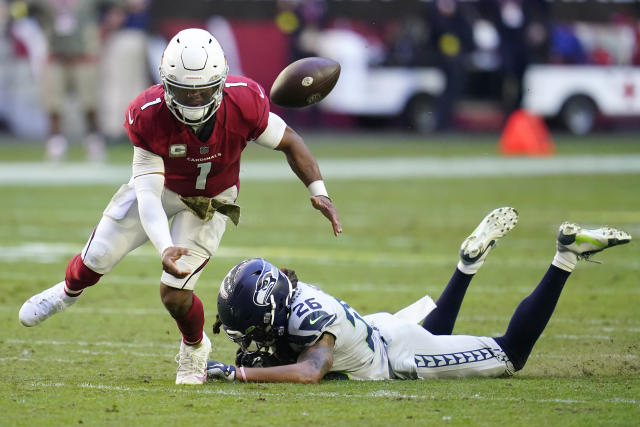 Seattle, WA, USA. 22nd Dec, 2019. Arizona Cardinals quarterback Kyler Murray  (1) fist pumps during a game between the Arizona Cardinals and Seattle  Seahawks at CenturyLink Field in Seattle, WA. The Cardinals