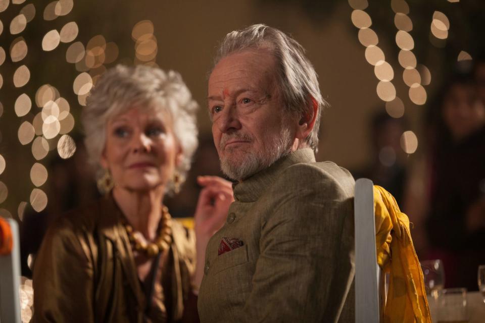 In der britischen Komödie "Best Exotic Marigold Hotel" spielte Ronald Pickup (mit Diana Hardcastle) eine seiner bekanntesten Rollen. (Bild: Fox)