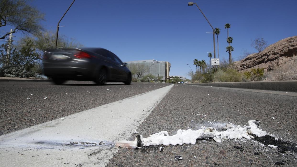 Ein Uber-Roboterwagen hatte bei einer nächtlichen Testfahrt in Arizona eine Frau getötet. Foto: Chris Carlson, AP