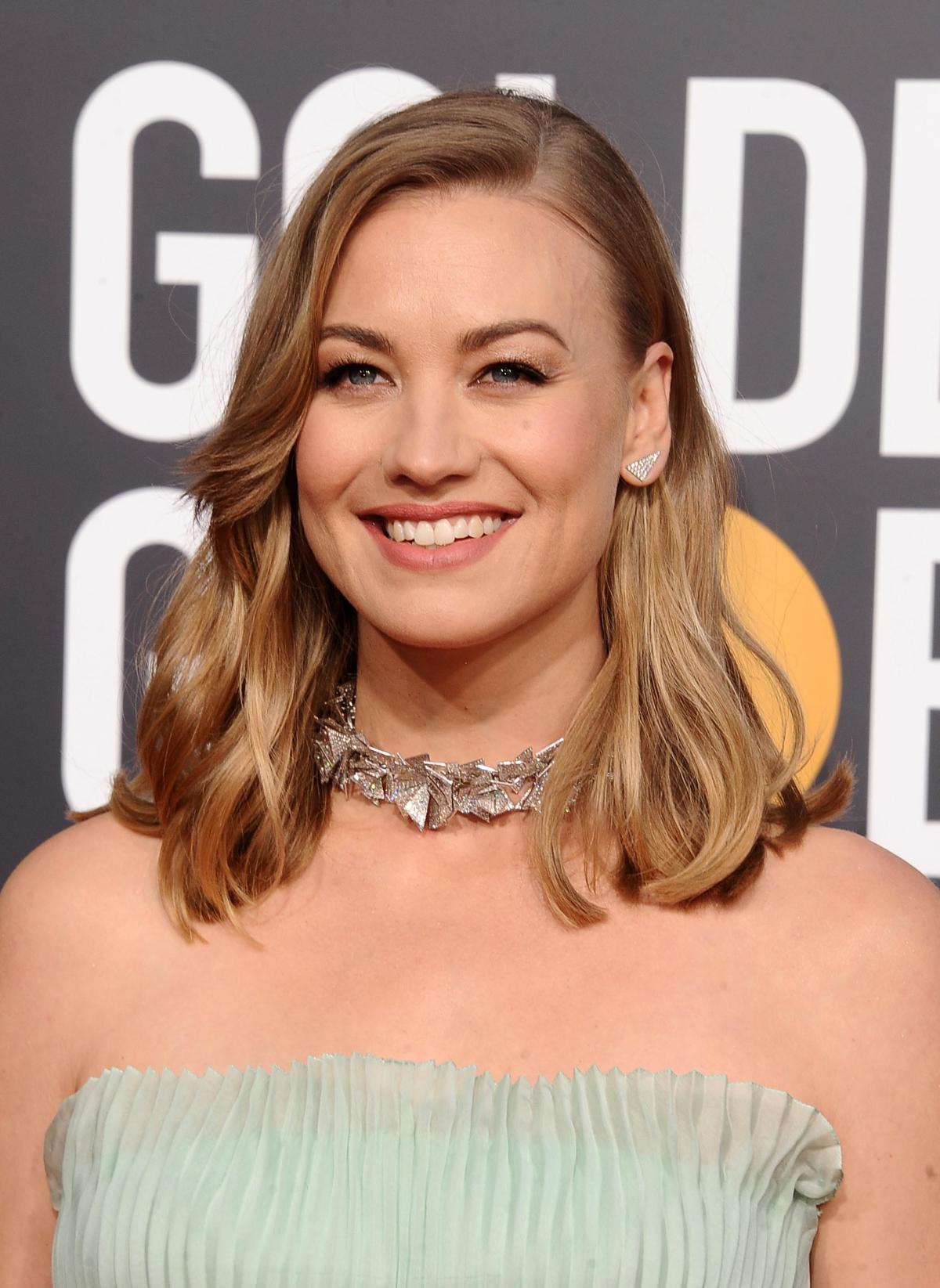 Yvonne Strahovski pregnant with third child