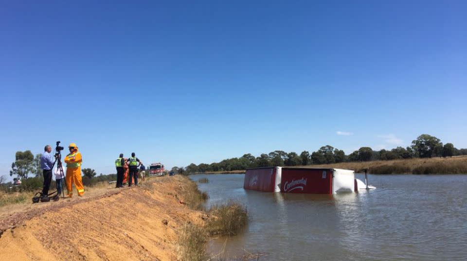 The driver was resuced from the submerged cabin by another truck driver moments after the crash. Source: Facebook / Sarah Cody Rawson Harris