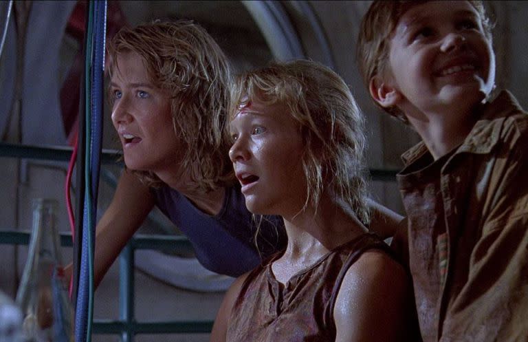 Laura Dern, Ariana Richards y Joseph Mazzello en una escena de Jurassic Park, de 1993