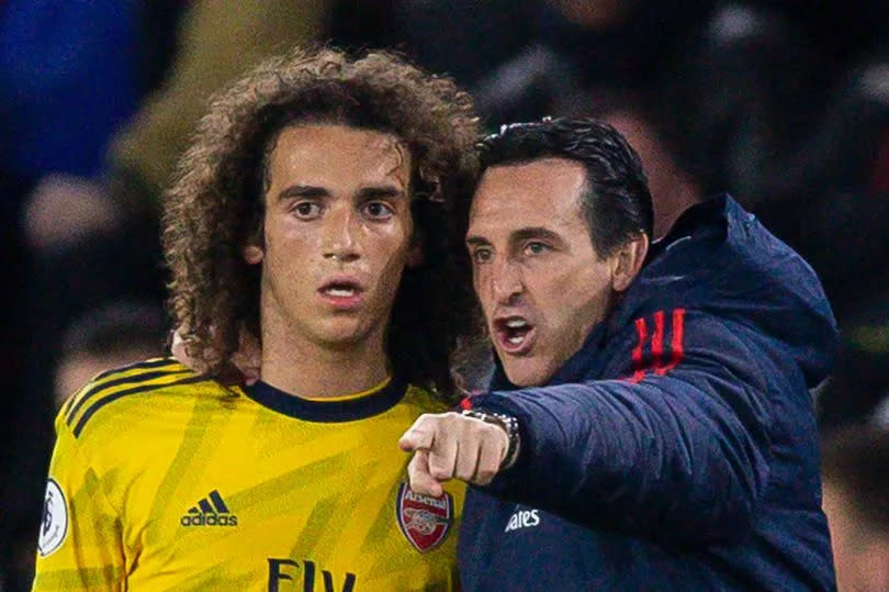 Unai Emery talks to Matteo Guendouzi