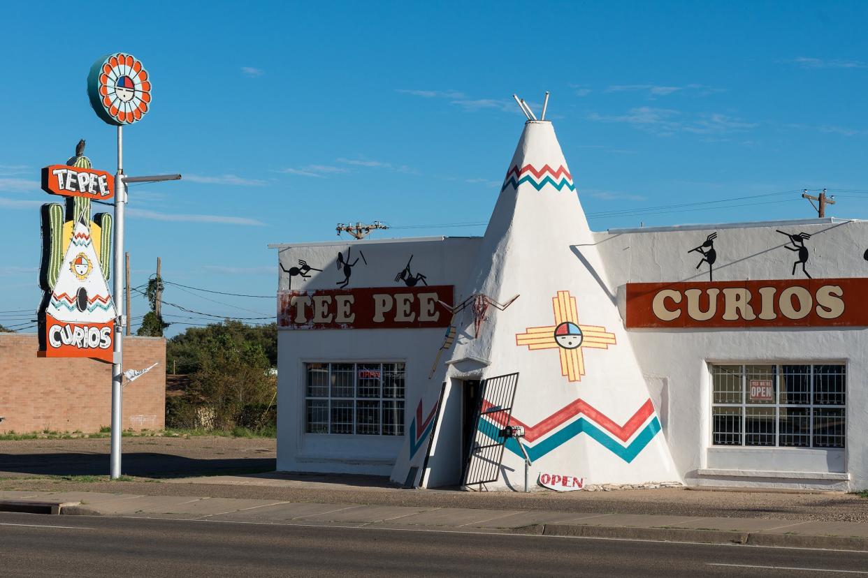 Tee Pee Curios, Tucumcari, New Mexico