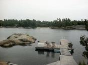 <p>A canoe is also included, as well as ample dock space. <br>(Airbnb) </p>