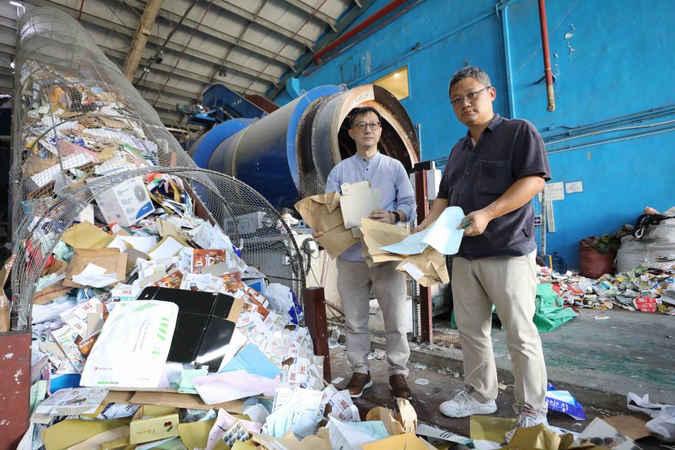 本港唯一紙包飲品盒、雜紙回收廠喵坊（Mil Mill）租約今年底期滿，但地主香港科技園公司拒絕續租，或面臨停運。