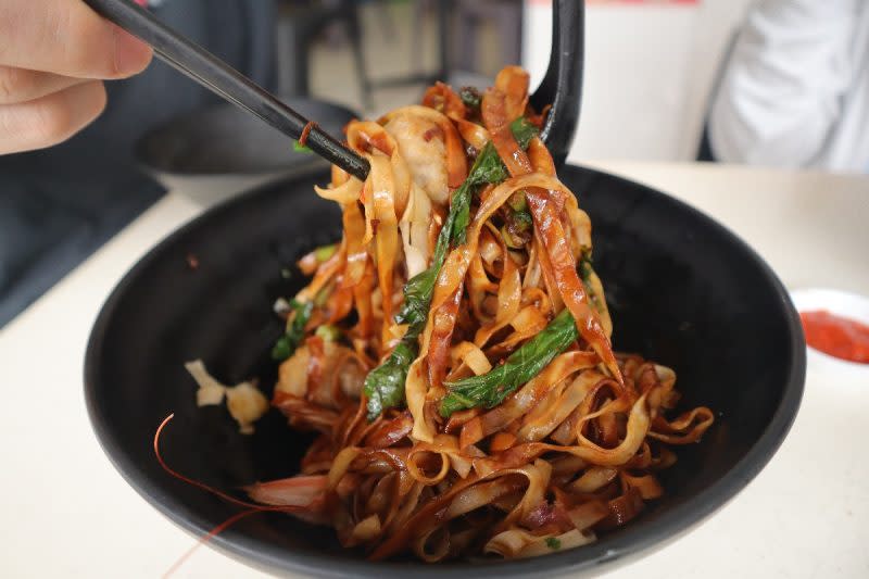 china whampoa home made noodles - tossing of noodles