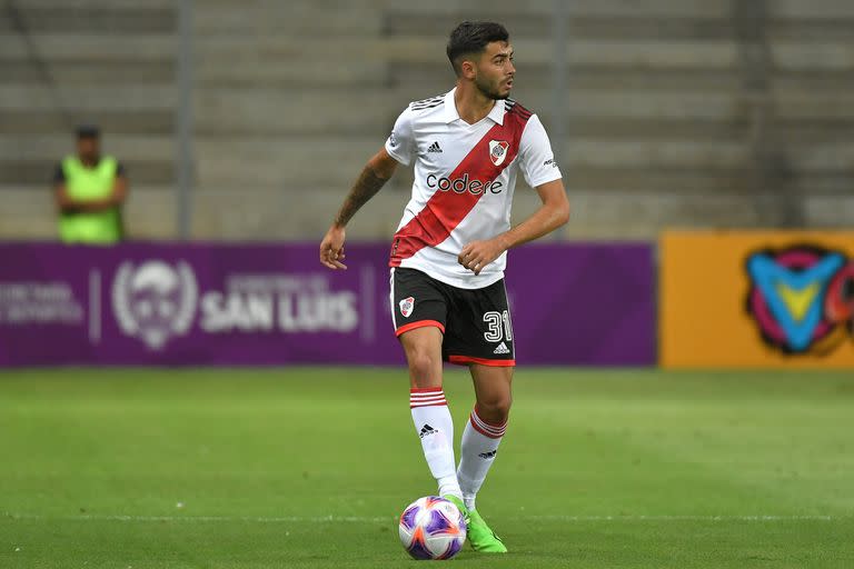 Santiago Simón será titular en el amistoso; el mediocampista entra en los planes de Demichelis en River