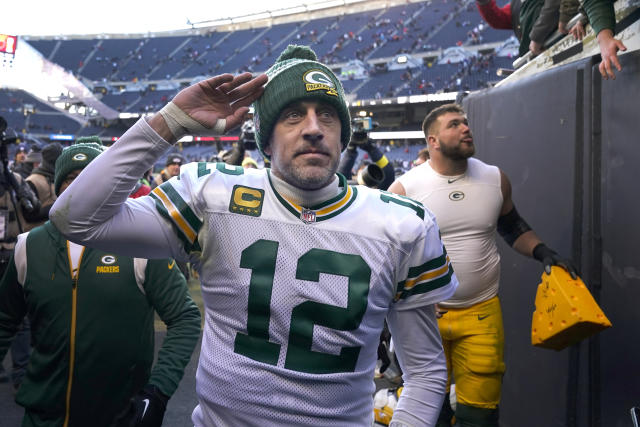 Bears wave goodbye to Aaron Rodgers on his way out of Green Bay