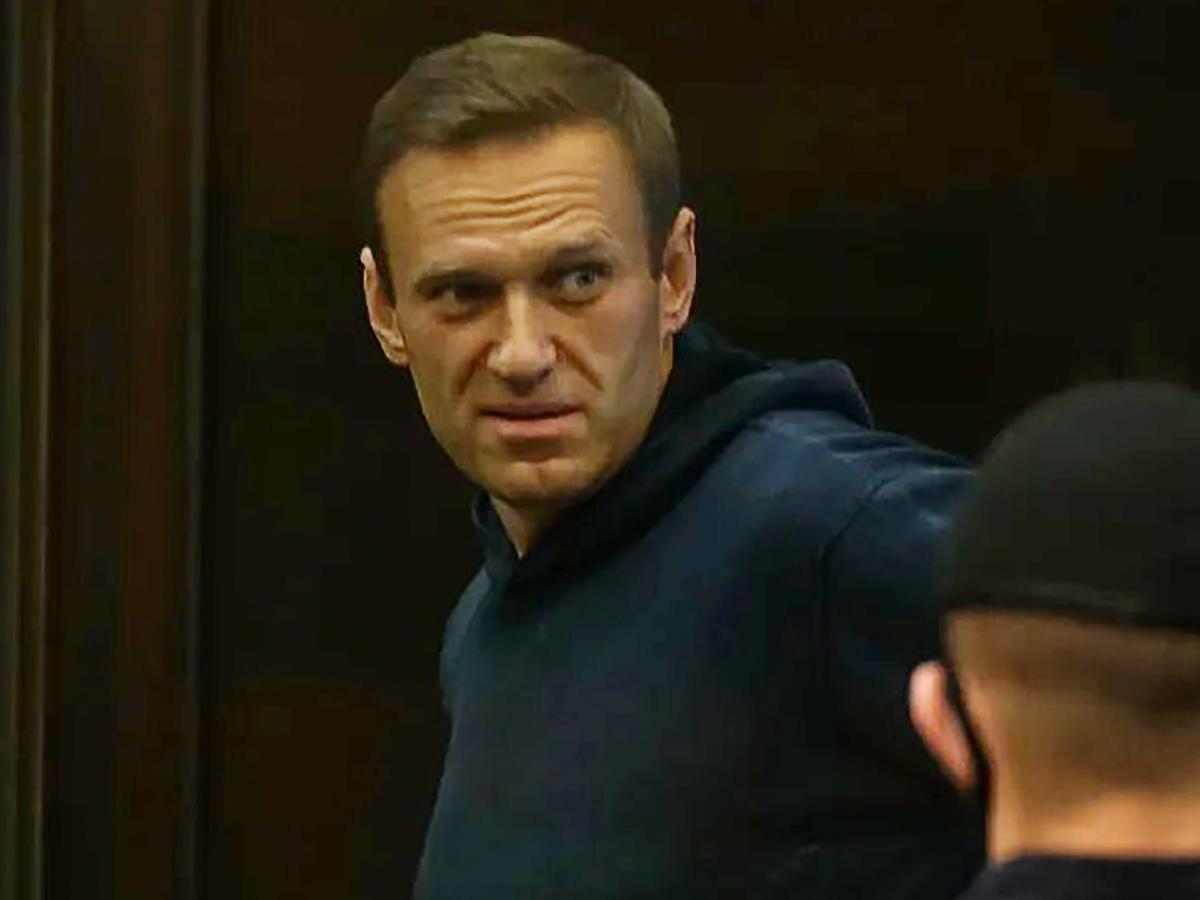 Putin Critic Alexei Navalny Sentenced To 3 12 Years After Returning To Russia Following Poisoning 