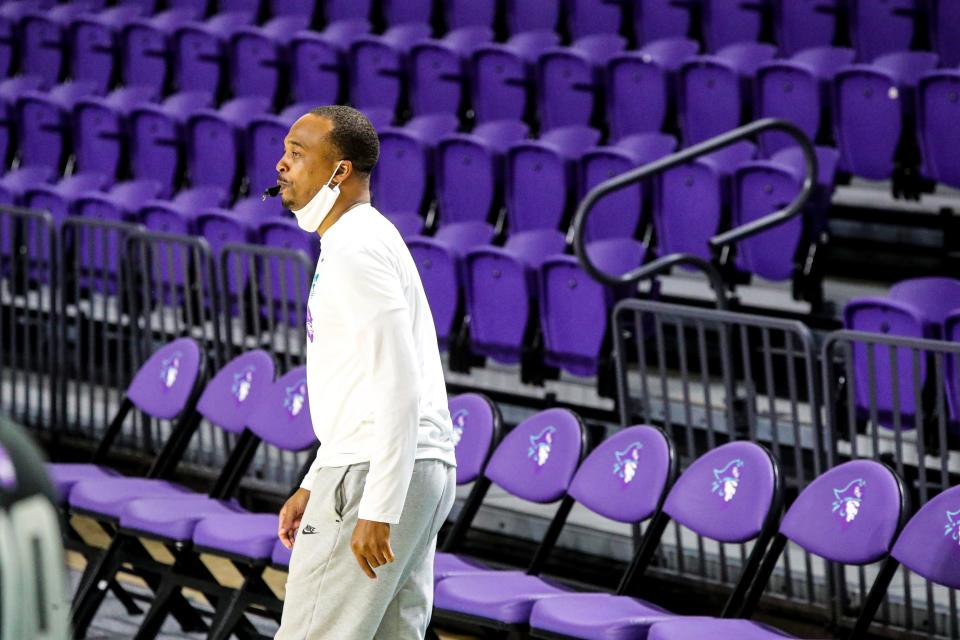 Eric Murphy, Head Coach, runs practice. Taking a look at the FSW Men's and Women's Basketball programs and their upcoming season. Scenes from the FSW Women and Men Basketball teams practicing January 12th, 2021. 