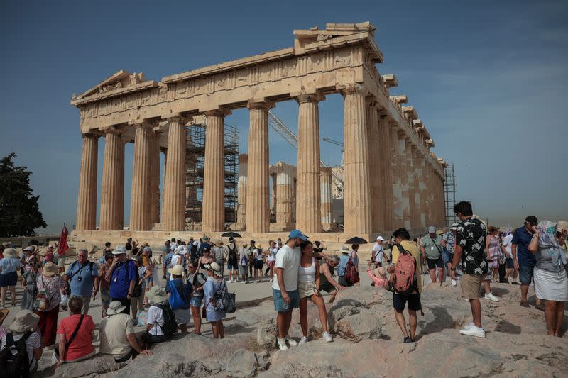 Heatwave hits Greece