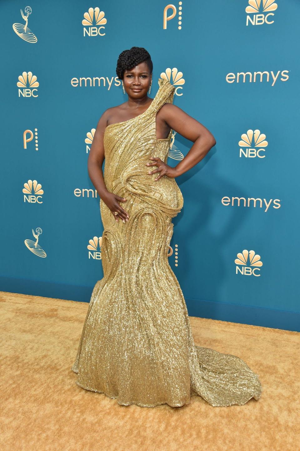 Sarah Niles attends the 2022 Emmys.