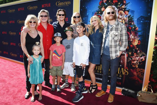 Michael Kovac/Getty Images Goldie Hawn, Kurt Russell, Oliver Hudson, Erinn Bartlett, Meredith Hagner, and Wyatt Russell, (Bottom L-R) Rio Hudson, Bodhi Hawn Hudson, and Wilder Brooks Hudson attend "The Christmas Chronicles" Premiere