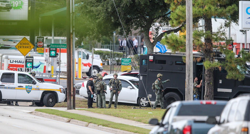 Bank robbery hostage crisis ends peacefully in Jacksonville, Fla.