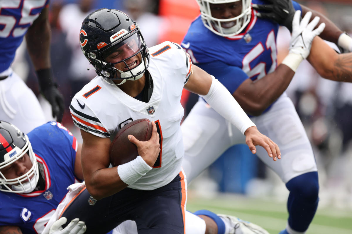 Justin Fields struggles again in Bears' 20-12 loss to Giants - Chicago  Sun-Times