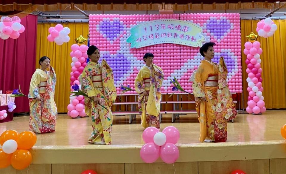《圖說》春扇日本舞踊開場演出。〈板橋區公所提供〉