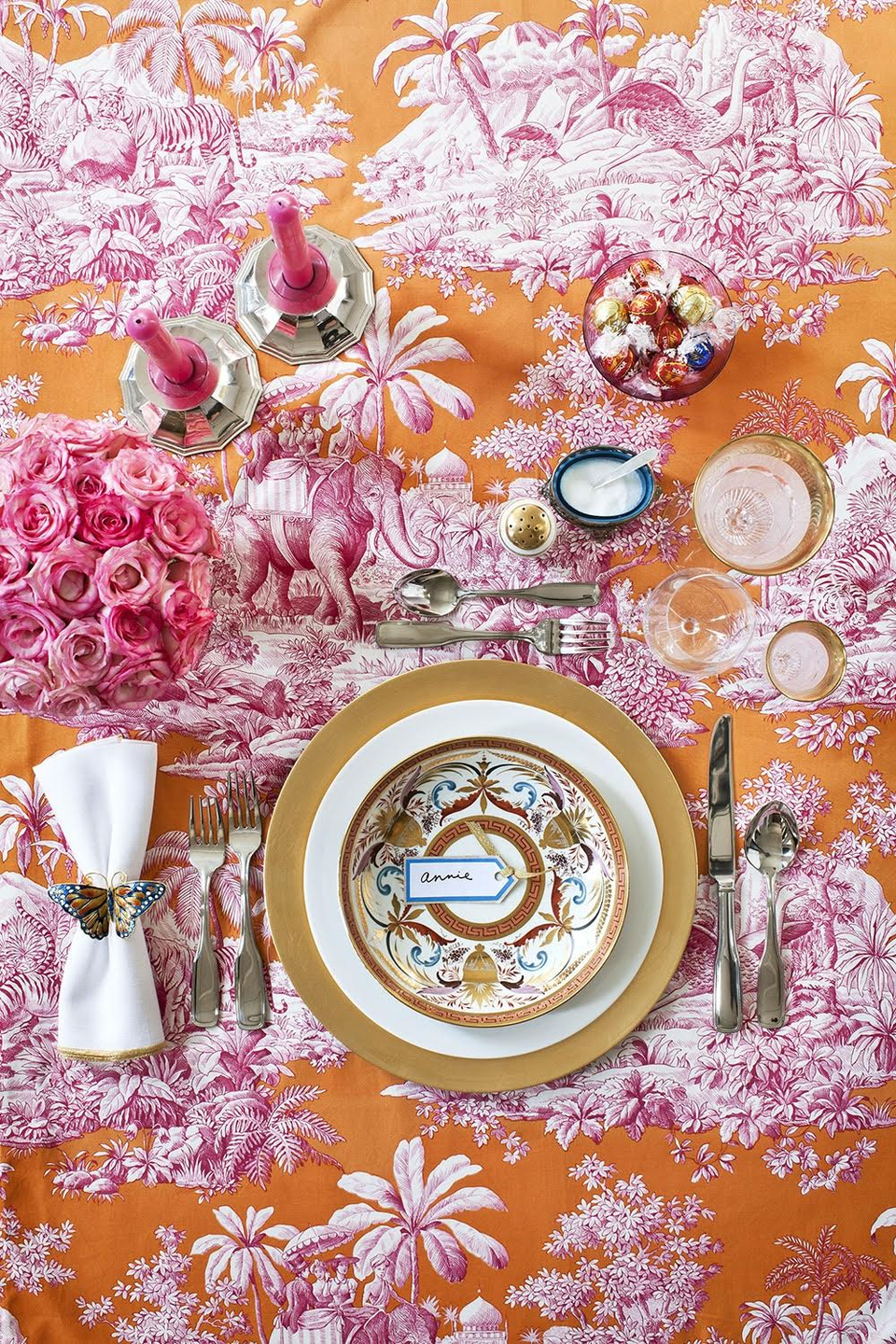 Lay the Table With Colorful Fabrics