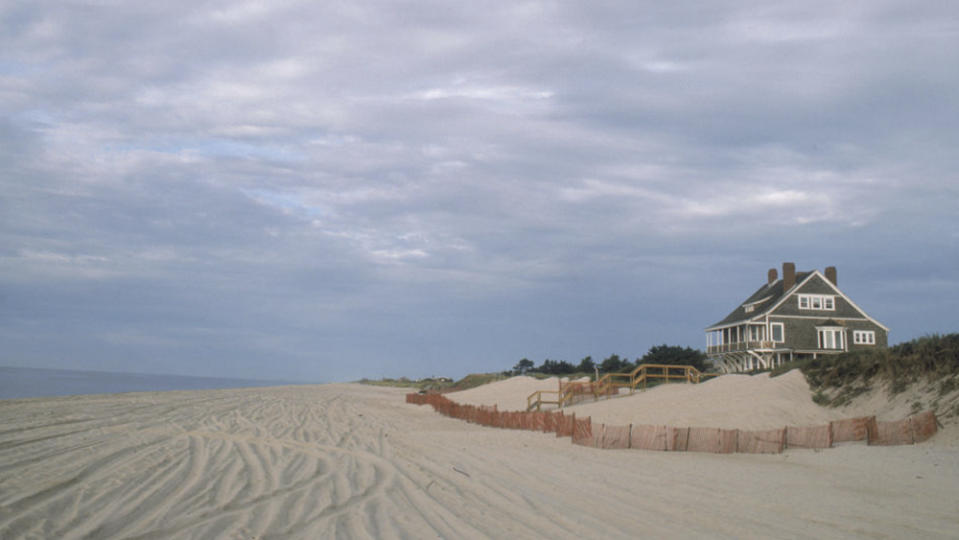 hamptons home price cuts