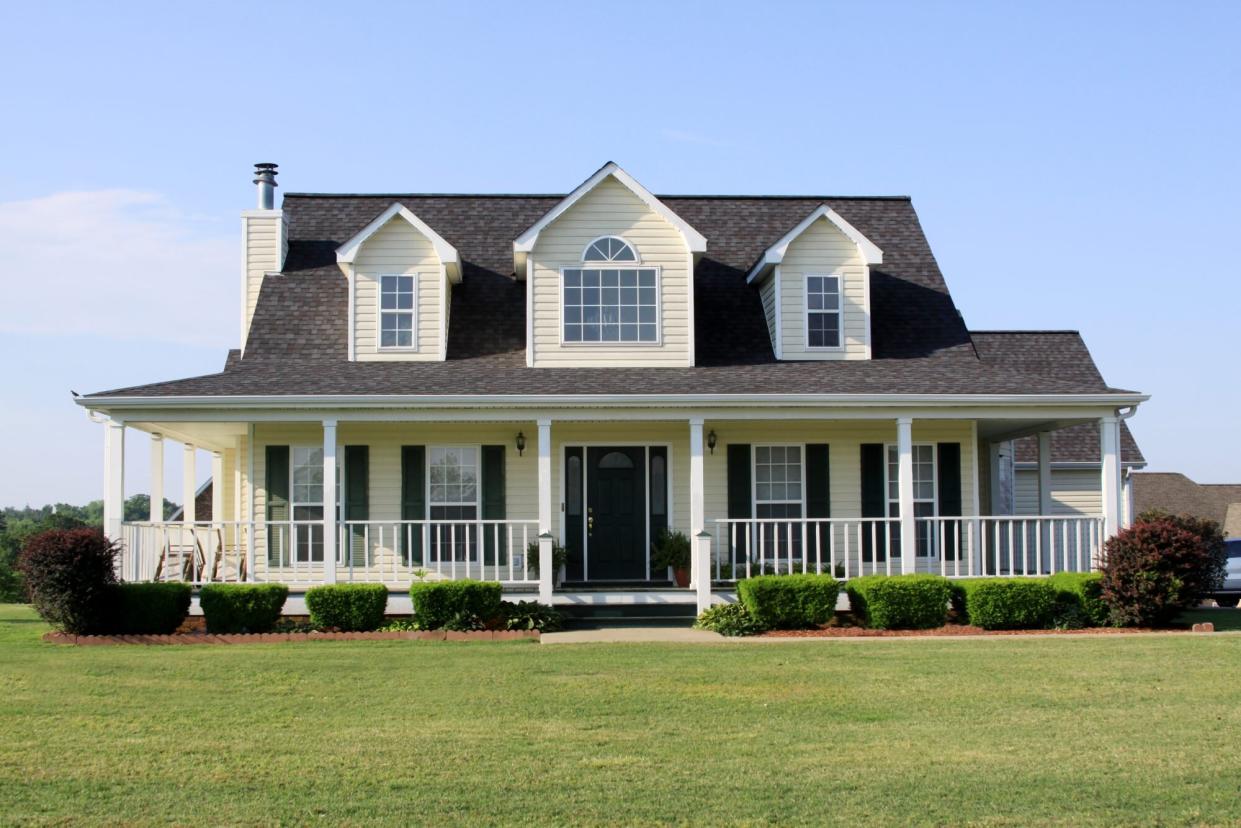 modern farmhouse home exterior