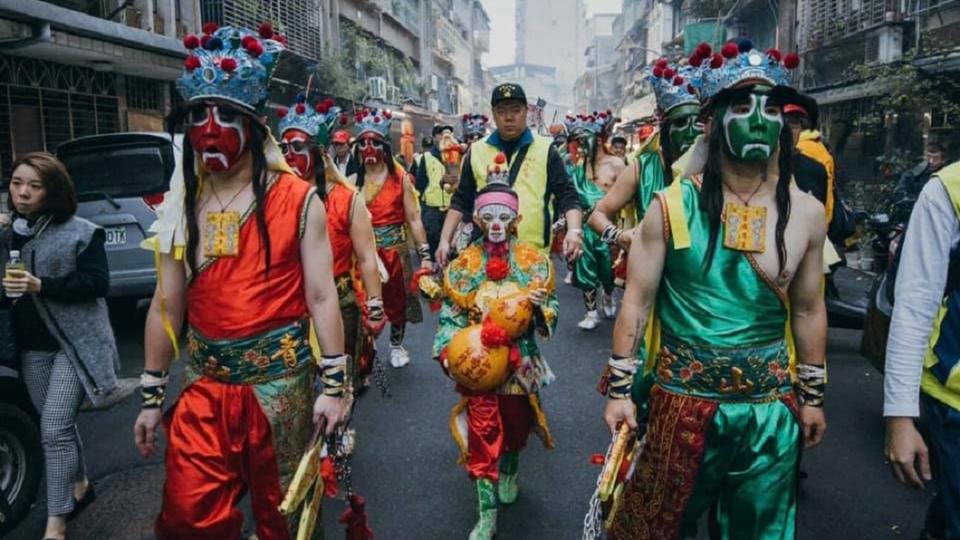 一連三天的艋舺「青山王祭」因衍生諸多問題，引爆居民怒火。（圖／翻攝自蔡英文臉書）