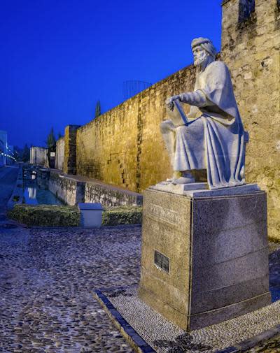 A statue of the medieval Muslim philosopher Averroes in Cordoba, Spain. <a href="https://www.gettyimages.com/detail/photo/wall-and-averroes-memorial-royalty-free-image/500351883?phrase=averroes&adppopup=true" rel="nofollow noopener" target="_blank" data-ylk="slk:Domingo Leiva/Moment Open via Getty Images;elm:context_link;itc:0;sec:content-canvas" class="link ">Domingo Leiva/Moment Open via Getty Images</a>