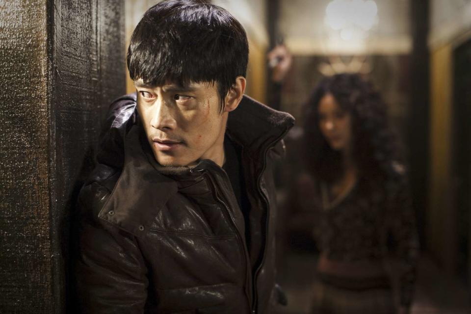 Lee Byung-hun and Kim In-seo in 'I Saw the Devil'