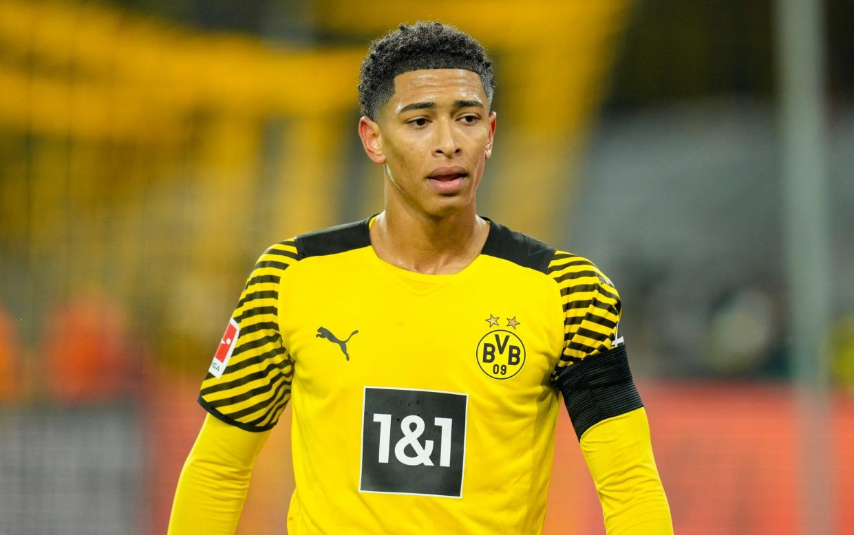 Jude Bellingham of Borussia Dortmund looks on during the Bundesliga match between Borussia Dortmund and FC Bayern Munchen at Signal Iduna Park on December 4, 2021 in Dortmund, Germany. - GETTY IMAGES