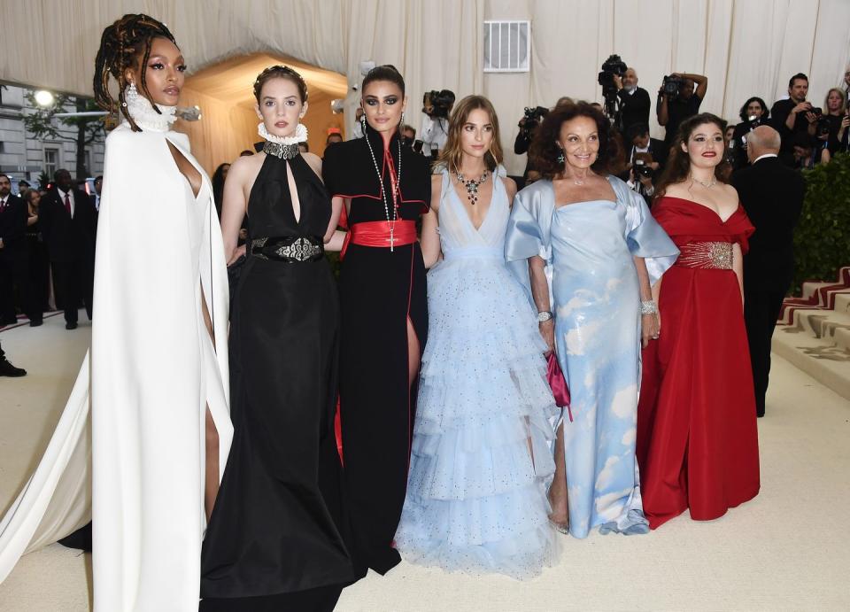 heavenly bodies fashion the catholic imagination costume institute gala